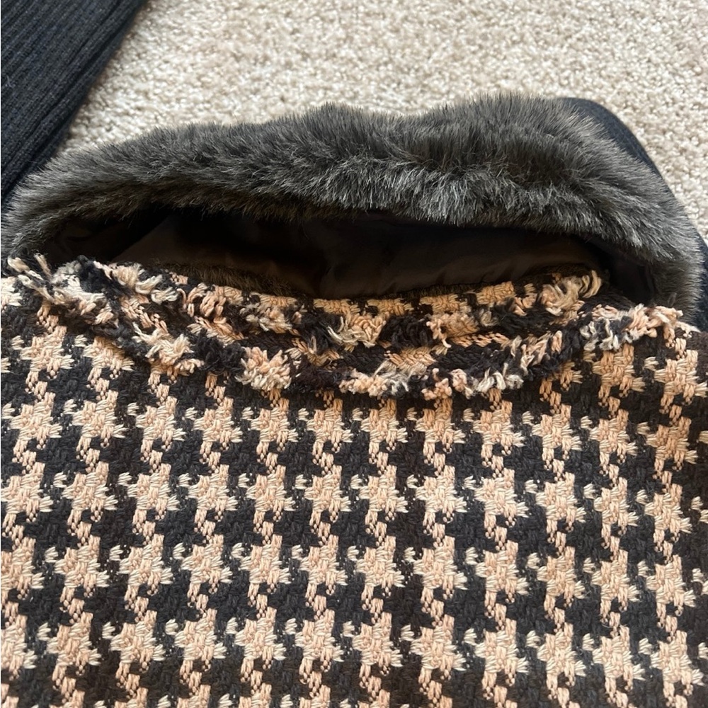 CAbi Women's Houndstooth Jacket with Faux Fur Collar - Picture 8 of 9